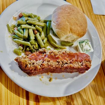 Five Boys Restaurant  - Meatloaf, green beans, and homemade roll - American Near Me - Bridgeport, Texas