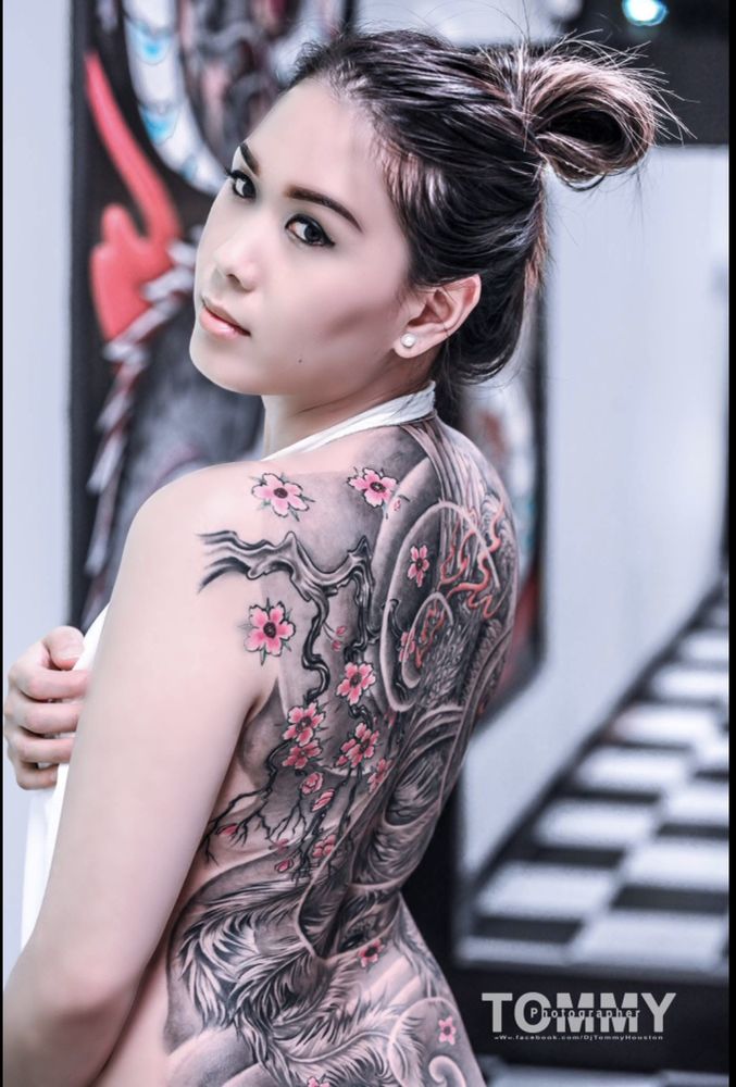 InkHolic Tattoo Studio Logo