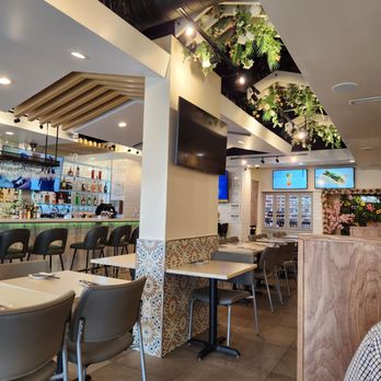 Remton - Bar abd booth area. - Vietnamese Near Me - Webster, Texas Remton - Bar abd booth area. - Vietnamese Near Me - Webster, Texas