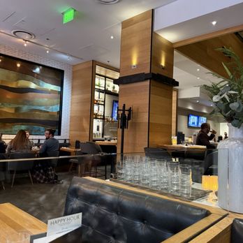 Earls Kitchen + Bar - Inside - Cocktail Bars Near Me - Denver, Colorado Earls Kitchen + Bar - Inside - Cocktail Bars Near Me - Denver, Colorado