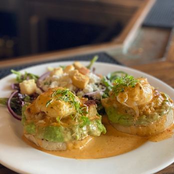 The Tavern - Crab cake Benedict - American Near Me - Tulsa, Oklahoma