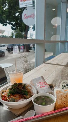 Sweetfin Poke Burbank by null