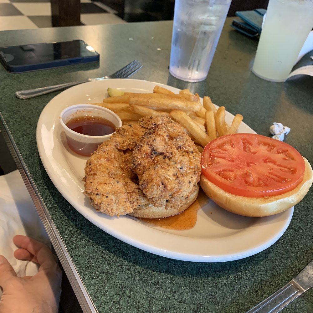 Metro Diner - Fried Chicken Sandwich - Diners Near Me - Newark, Delaware Metro Diner - Fried Chicken Sandwich - Diners Near Me - Newark, Delaware