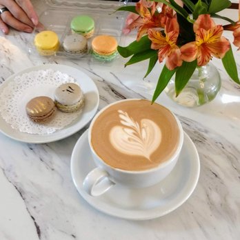 Le Bon Macaron - Beautifully made Mocha Latte with a selection of macarons. - Macarons Near Me - Grand Rapids, Michigan