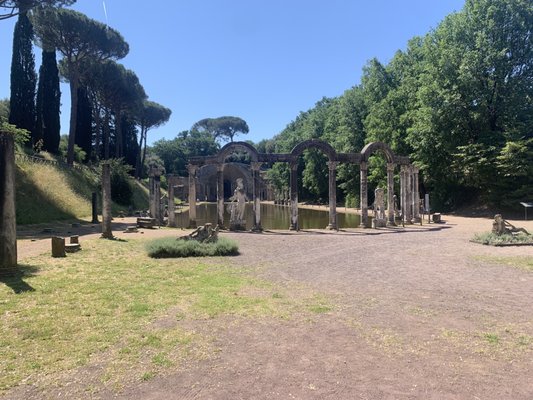 Hadrian's Villa by null