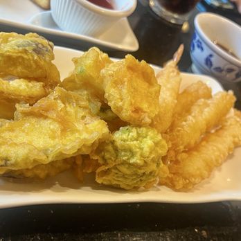 Lee Bistro Asian Cuisine - Shrimp & veggie Tempura - Chinese Near Me - Orlando, Florida Lee Bistro Asian Cuisine - Shrimp & veggie Tempura - Chinese Near Me - Orlando, Florida