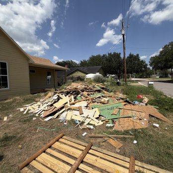 Gomez Junk Removal - Junk Removal & Hauling Near Me - Navasota, Texas Gomez Junk Removal - Junk Removal & Hauling Near Me - Navasota, Texas