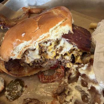 Buffalo Wild Wings - Mac Burger - Chicken Wings Near Me - Sheboygan, Wisconsin