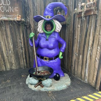 Universal CityWalk - Halloween Fun - Restaurants Near Me - Orlando, Florida Universal CityWalk - Halloween Fun - Restaurants Near Me - Orlando, Florida