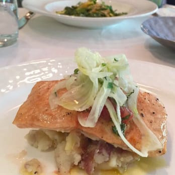 Auberge du Pommier - Entrées - salmon and ravioli - French Near Me - Toronto, Ontario