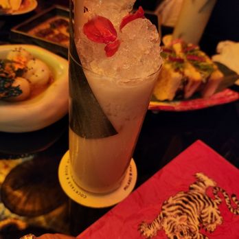 Salmón Gurú - Cocktail Bars Near Me - Madrid, M