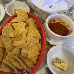Nachos snd salsa