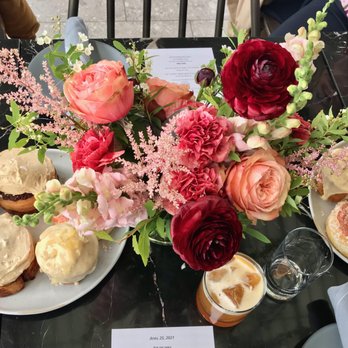The Lexington - Amazing pastries and cocktails! - American Near Me - Cambridge, Massachusetts