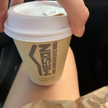 El Meson Sandwiches - 10oz chai latte - Sandwiches Near Me - Bayamón, Puerto Rico