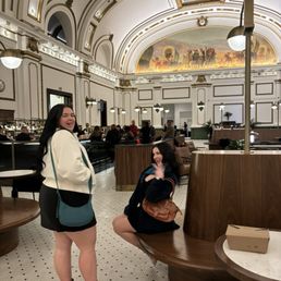 A view of the large lobby and bar area
