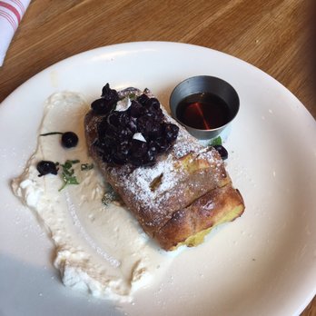 Earls Kitchen + Bar - New American Near Me - Orlando, Florida