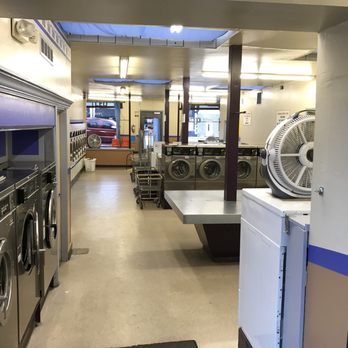 Jiffy Clean Laundry - Left side of laundromat. - Laundry Services Near Me - Boise, Idaho Jiffy Clean Laundry - Left side of laundromat. - Laundry Services Near Me - Boise, Idaho