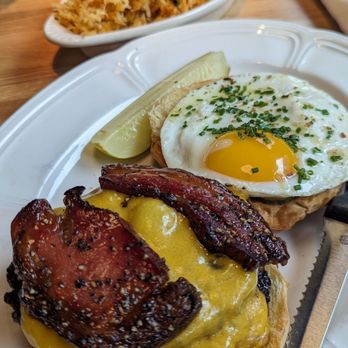Au Cheval - Single cheeseburger and hash browns - Bars Near Me - Chicago, Illinois
