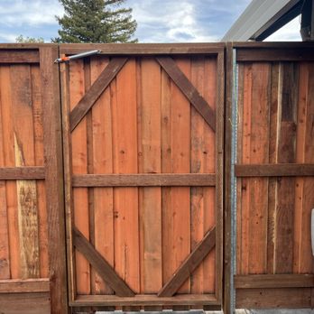 Pro Line Builders - Fences & Gates Near Me