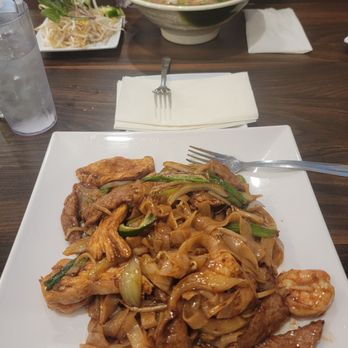 Pho Steak Bowl - H1. Combination Stir Fried Rice Noodle P13. Shrimp Noodle Soup - Vietnamese Near Me - Margate, Florida Pho Steak Bowl - H1. Combination Stir Fried Rice Noodle P13. Shrimp Noodle Soup - Vietnamese Near Me - Margate, Florida