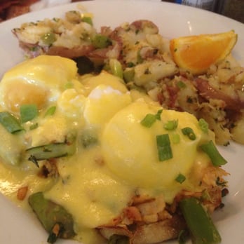 Honey's Bistro - Lobster Benedict - Breakfast & Brunch Near Me - Encinitas, California