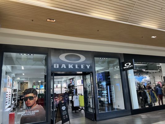 Christiana Mall by null