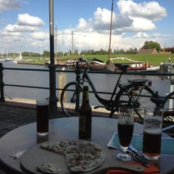 Hafenkieker Greetsiel - Aus einem Strandkorb ...