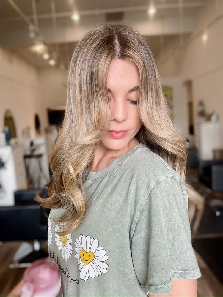 Ooh La La Salon & Day Spa