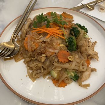 One House Bistro - Chicken Pad See Ew - Asian Fusion Near Me - San Ramon, California One House Bistro - Chicken Pad See Ew - Asian Fusion Near Me - San Ramon, California