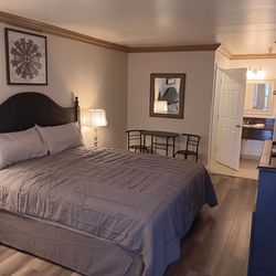 Lambert Inn - Room 207