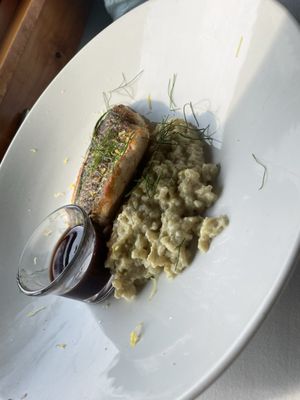 The Riverside Inn by null