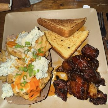 Sauced BBQ & Spirits - Orange - Burnt Ends, with garlic toast, and blue cheese fires - Barbeque Near Me - Orange, California
