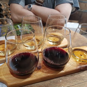 Calamus Estate Winery - Their Whites really stood out for me, although their reds were nice as well! - Wineries Near Me - Lincoln, Ontario