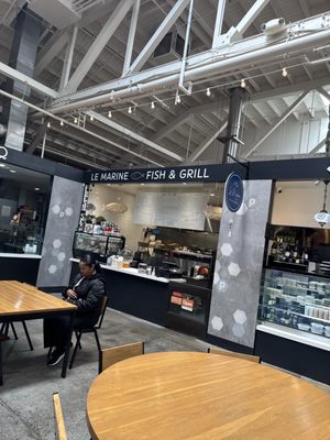 Le Marine Fish & Grill by null