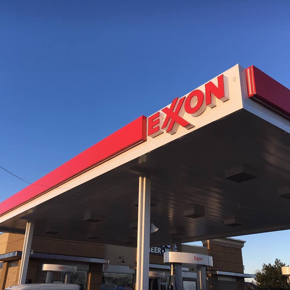 J ONE LIQUOR AT EXXON OF UTICA Updated July 2024 34 Photos 11335