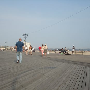 Manhattan Beach - Beaches Near Me - Brooklyn, New York