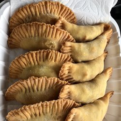 Mama Ding's Pasteles - Empanadillas