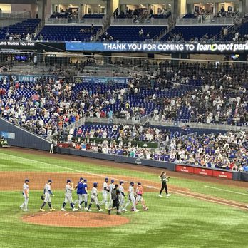 LoanDepot Park - Mets vs the Marlins - Stadiums & Arenas Near Me - Miami, Florida