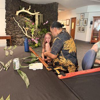 Outrigger Kā‘anapali Beach Resort - Lei making, with so much kindness and patience from our instructor! - Hotels Near Me - Lahaina, Hawaii