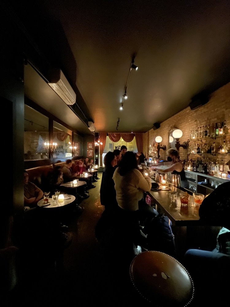 THE VICTOR BAR 139 Photos & 183 Reviews 4011 N Damen Ave, Chicago