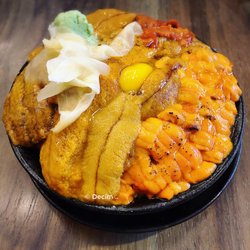 爆丼屋 - 三色海膽盛丼 (Three-coloured sea urchin don Sea urchin)  $238 HKD  - Highly recommended!