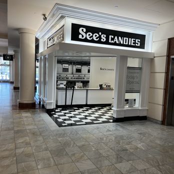 See's Candies - Exterior of shop from Stonestown mall entrance - Candy Stores Near Me - San Francisco, California See's Candies - Exterior of shop from Stonestown mall entrance - Candy Stores Near Me - San Francisco, California
