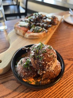 District Kitchen & Bar by null