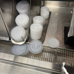 Burger King - Very unsanitary looking, unkept