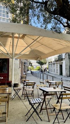 Bar Aduela by null