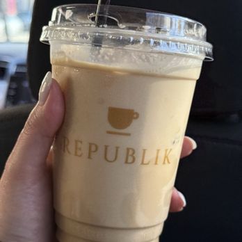 Republik Coffee - Vanilla Latte - Coffee & Tea Near Me - Pasadena, California Republik Coffee - Vanilla Latte - Coffee & Tea Near Me - Pasadena, California