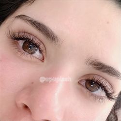 Up Up Lash Beauty - Natural style
