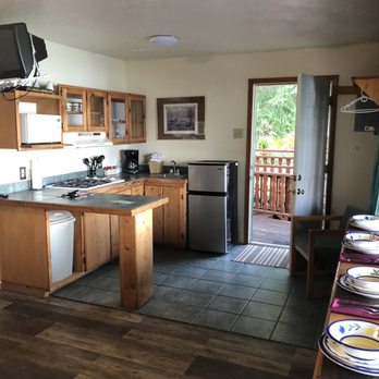 Mike's Beach Resort - Small kitchen, but good enough. - Resorts Near Me - Lilliwaup, Washington Mike's Beach Resort - Small kitchen, but good enough. - Resorts Near Me - Lilliwaup, Washington