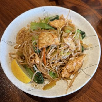 Kungfu Kitchen - Chicken Stir-Fry Ramen. It was delish and came out incredibly fast! - Dim Sum Near Me - Orlando, Florida