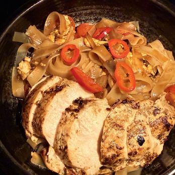 Roka Hula - DRUNKEN NOODLES - Wide Rice Noodles, Baby Heirloom Tomatoes, Egg, Onion, Garlic, Fresno Chilis added Chicken - Beer, Wine & Spirits Near Me - Orlando, Florida